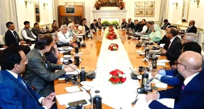 বাংলাদেশের ‘নতজানু পররাষ্ট্রনীতি’, নাকি ভারতের ‘পরিপক্কতা’?