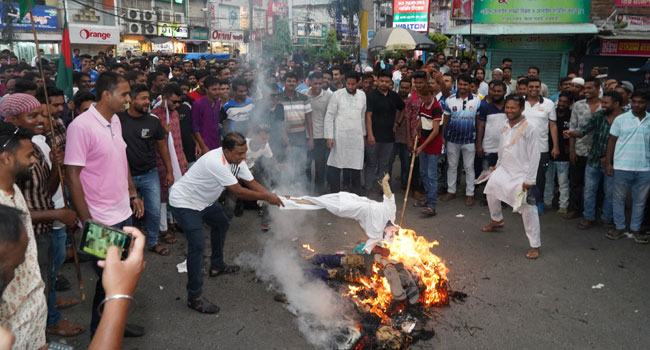 রাজশাহীতে এমপি শাহরিয়ার আলমকে অবাঞ্ছিত ঘোষণা