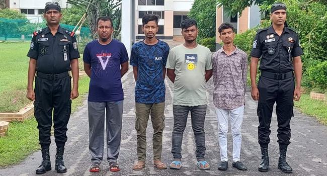 ফতুল্লায় আ’লীগ নেতা খুনের প্রধান আসামিসহ গ্রেফতার ৪