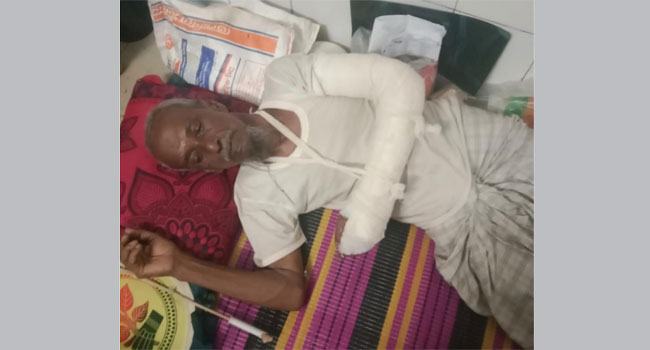 ঈশ্বরগঞ্জে বাবাকে হত্যার চেষ্টা, মুমূর্ষু অবস্থায় ময়মনসিংহ মেডিক্যালে ভর্তি