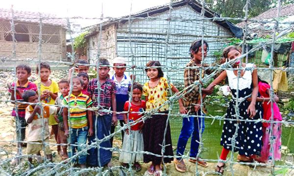 স্মৃতিতে তাদের কেবলই ক্যাম্প