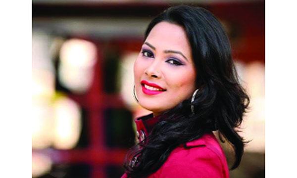 স্টেজ শো’তে মেতে উঠেছেন বিউটি