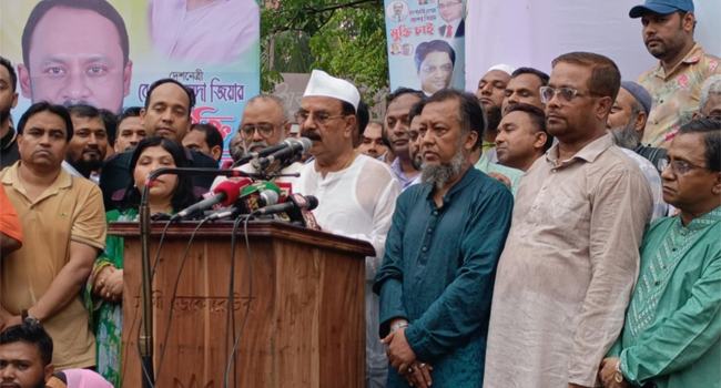 সরকার বেগম খালেদা জিয়াকে হত্যার চেষ্টা করছে : গয়েশ্বর চন্দ্র রায়