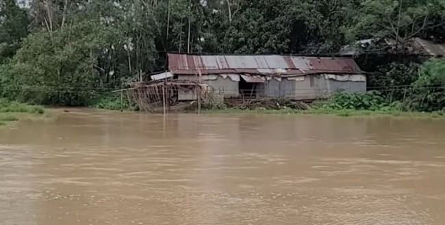 ভোগাই নদীর পানি বিপৎসীমার ৫০০ সেমি ওপরে, বাঁধ ফাটলের শঙ্কা