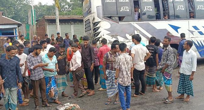ভালুকায় বাসচাপায় বৃদ্ধ নিহত