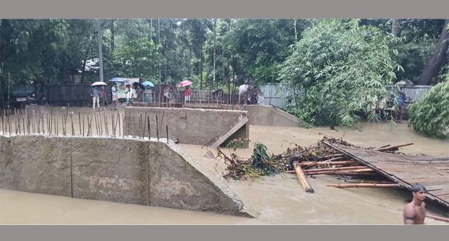 চকরিয়া ও পেকুয়ার নিম্নাঞ্চলে জলাবদ্ধতা, পাহাড় ধসের আশঙ্কা