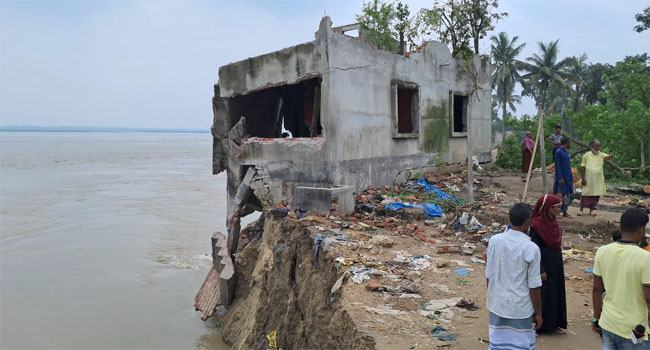 সিরাজগঞ্জে দ্রুত বাড়ছে যমুনার পানি
