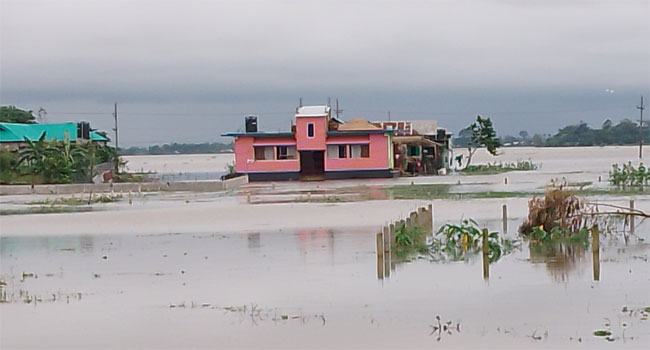 সুনামগঞ্জে দ্বিতীয় দফা বন্যায় দুর্ভোগে বানভাসী মানুষ