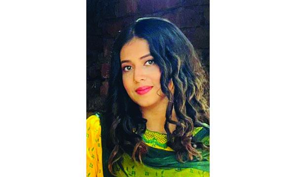 ব্রোকেন ফ্যামিলিতে হেপী স্বর্ণলতা