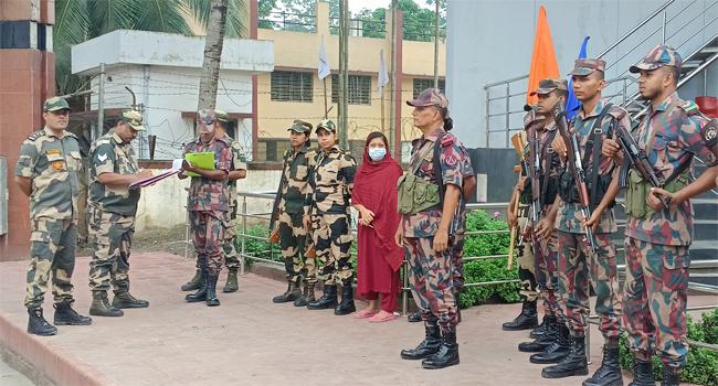 প্রেমের টানে চুয়াডাঙ্গায় ভারতীয় নারী, পতাকা বৈঠকের পরে হস্তান্তর
