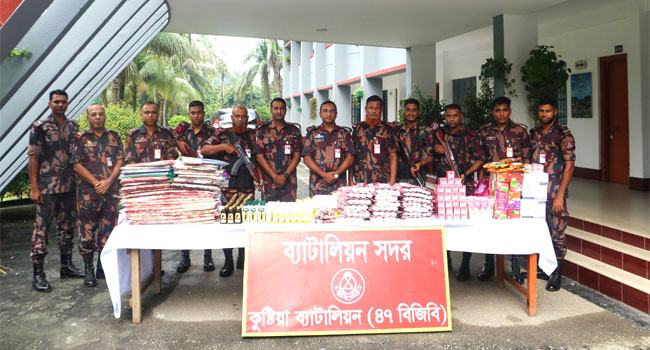 কুষ্টিয়ায় মেথআইস ও কোকেনসহ ভারতীয় মালামাল উদ্ধার