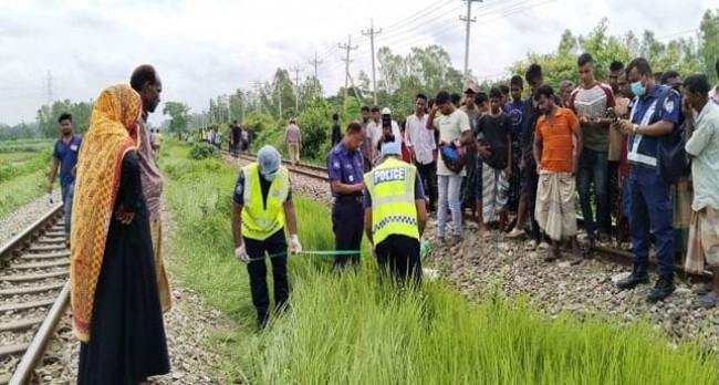 নরসিংদীতে ট্রেনে কাটা পড়ে ৫ যুবক নিহত