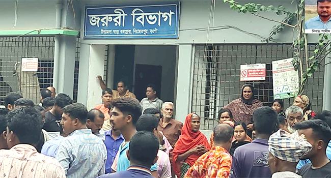 নিয়ামতপুরে ভটভটি নিয়ন্ত্রণ হারিয়ে নিহত ২