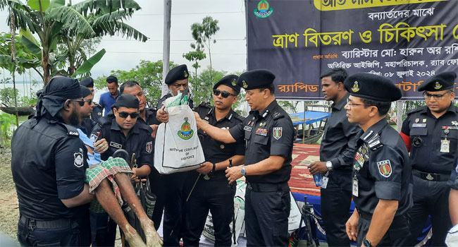 সিলেটে র‌্যাবের ত্রাণ বিতরণ
