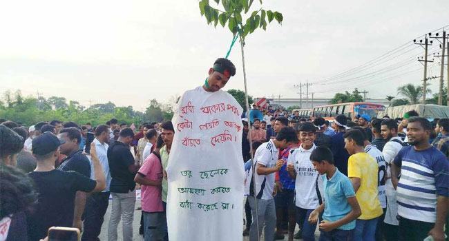 ‘তর ছেলেকে আত্মহত্যা করতে বাধ্য করেছে মা’
