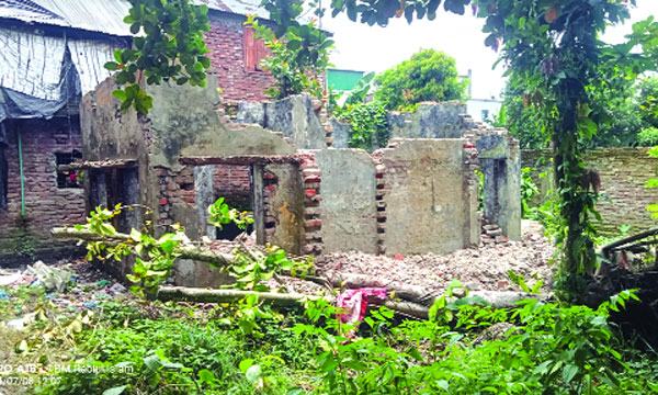 উজিরপুরে পানি উন্নয়ন বোর্ডের জমি দখলের অভিযোগ