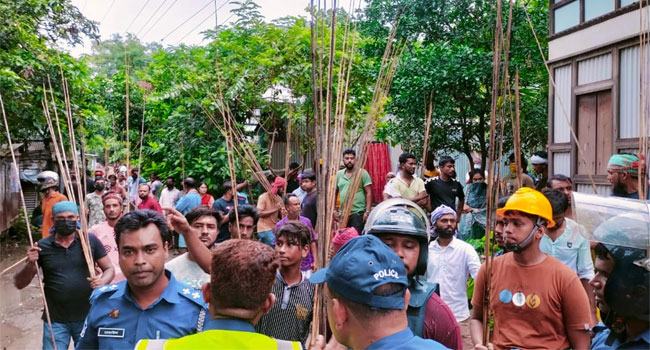 সিরাজদিখানে ২ গ্রুপের সঙ্ঘর্ষ : টেঁটাবিদ্ধসহ আহত ২০ জন