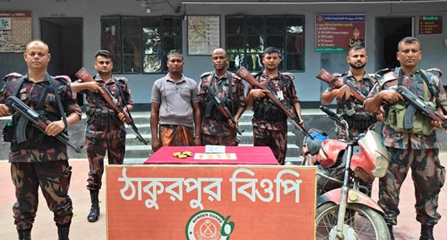 চুয়াডাঙ্গায় লুঙ্গির ভেতর থেকে আড়াই কেজি স্বর্ণ উদ্ধার