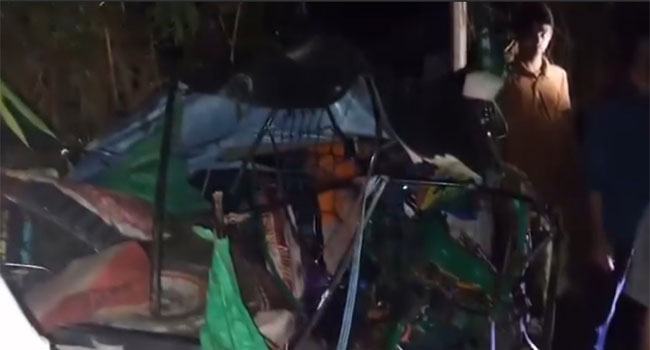 চট্টগ্রামে ট্রাক-অটোরিকশার মুখোমুখি সংঘর্ষ, মা-শিশুসহ নিহত ৪