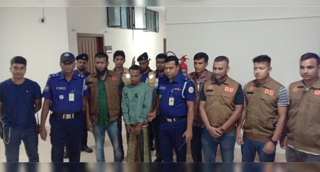 পিরোজপুরে মাকে কুপিয়ে হত্যা : ছেলে গ্রেফতার