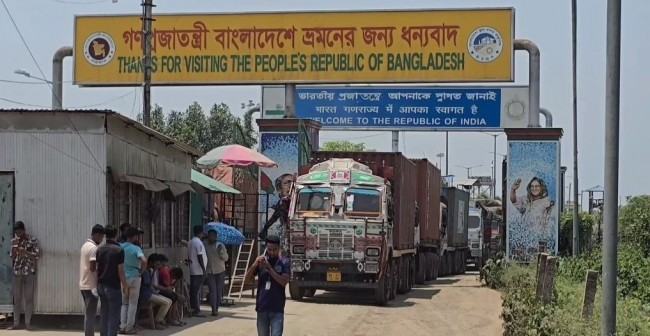 বেনাপোল বন্দর দিয়ে ২৪ ঘণ্টার আমদানি-রফতানি কার্যক্রম বন্ধ করল ভারত