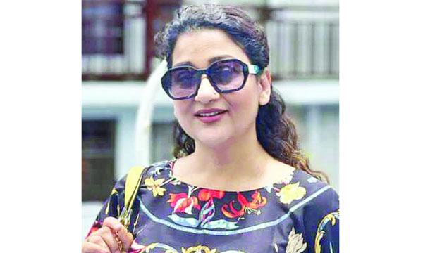 ভিয়েতনাম থেকে ফিরেই ‘আমেনা’য় মগ্ন দীপা