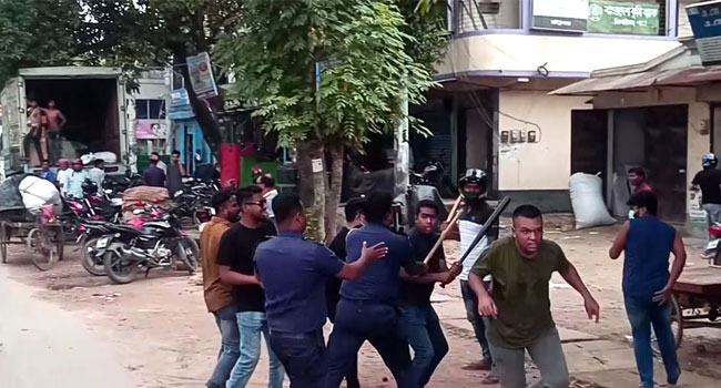 ঝিনাইদহে শিক্ষার্থীদের ওপর ছাত্রলীগের হামলা, আহত ১২