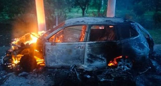 শিক্ষার্থী নিহতের পর বেরোবির ভিসির বাসভবনে ভাঙচুর, পুলিশের গাড়িতে আগুন