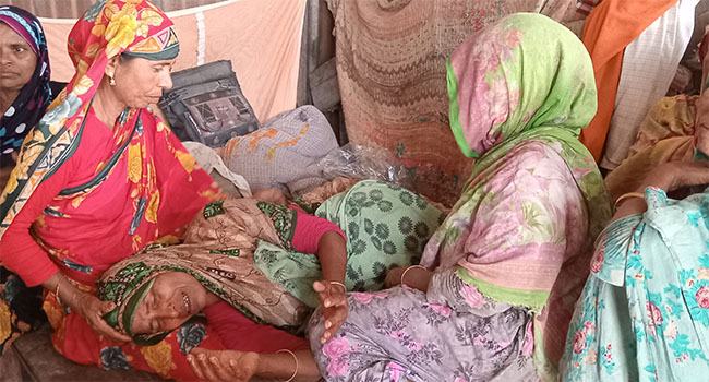 কোটাবিরোধী আন্দোলনে নিহত ঢাকা কলেজের শিক্ষার্থী সবুজের বাড়িতে