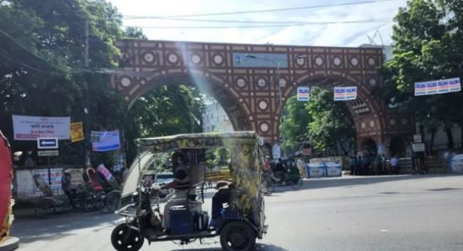 শাটডাউন : রাজধানীতে যান চলাচল কম