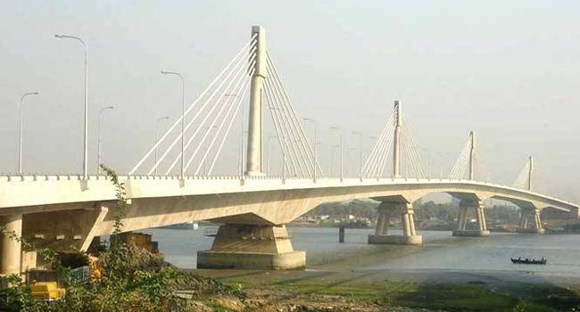চট্টগ্রামে কর্ণফুলী সেতুর কাছে সংঘর্ষ