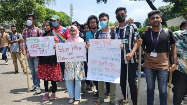 তেজগাঁও, নাবিস্কো মোড়ে শিক্ষার্থীদের অবস্থান