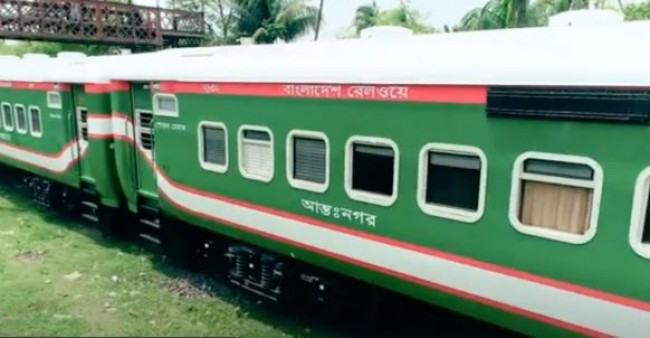 ট্রেন চালু হওয়ার কথা থাকলেও কমলাপুর স্টেশন স্থবির