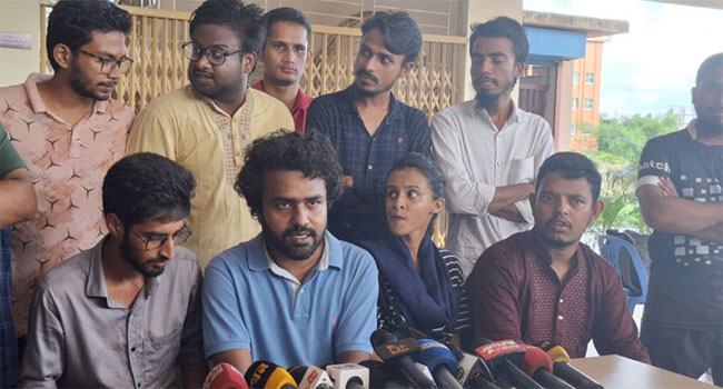 বরিশালে আন্দোলনকারী শিক্ষার্থীদের ৪ দাবি