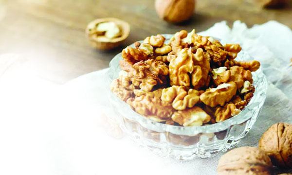 আখরোট স্তন ক্যান্সার হতে ৯ বছর বাধা দেয়