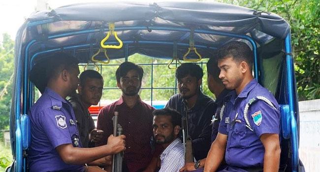 কুষ্টিয়ায় পুলিশি বাধা, আটক ১৬