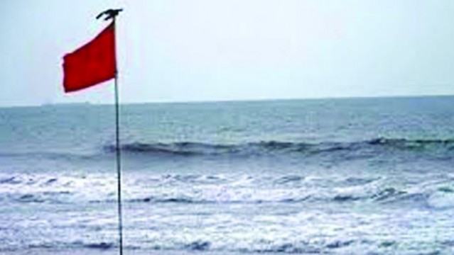 সমুদ্রবন্দরে ৩ নম্বর সঙ্কেত