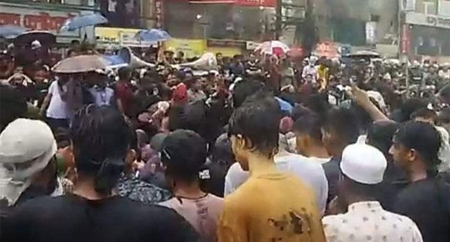 নোয়াখালীতে শিক্ষার্থীদের ‘রিমেম্বারিং আওয়ার হিরোজ’ কর্মসূচি পালন