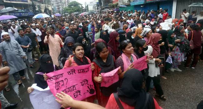 জুমার নামাজের পর চট্টগ্রামে গণমিছিল