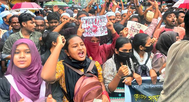 কিশোরগঞ্জে হাজারো ছাত্র-জনতার মিছিল