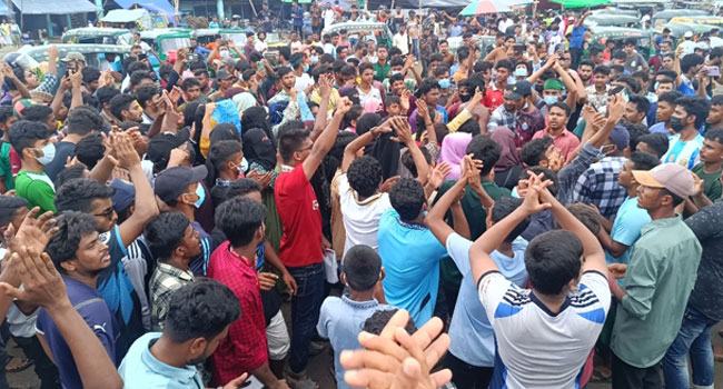 ব্রাহ্মণবাড়িয়ায় মহাসড়কে শিক্ষার্থীদের বিক্ষোভ