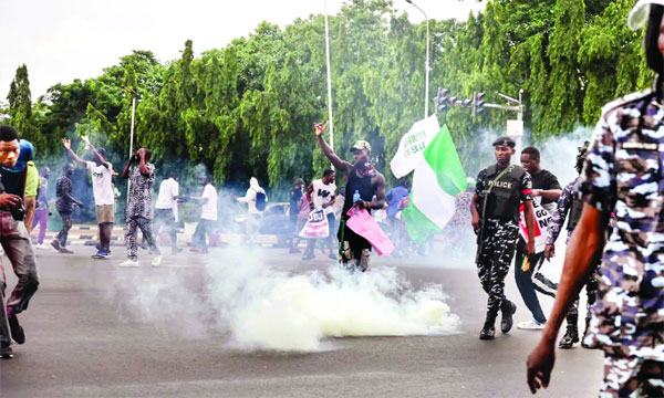 নাইজেরিয়ায় সরকারবিরোধী বিক্ষোভ অব্যাহত