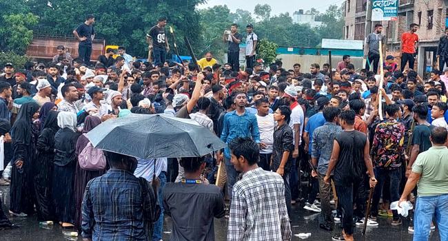 মির্জাপুরে গণমিছিল করেছে বৈষম্যবিরোধী শিক্ষার্থীরা