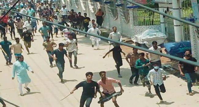 পাকুন্দিয়ায় ধাওয়া-পাল্টা ধাওয়া, আহত ৫০