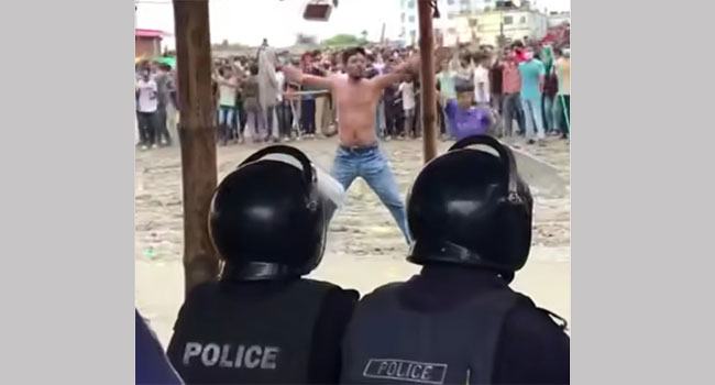 ছাত্র-জনতার দখলে ঢাকা-সিলেট মহাসড়কের সরাইল বিশ্বরোড