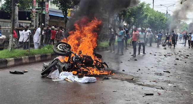 বরিশাল-ঢাকা মহাসড়ক আন্দোলনকারীর দখলে