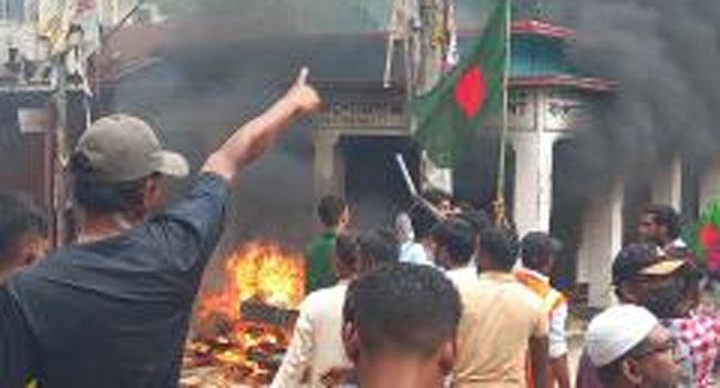 কিশোরগঞ্জে পুলিশ-আন্দোলনকারীদের সংঘর্ষে নিহত ৪, আহত শতাধিক
