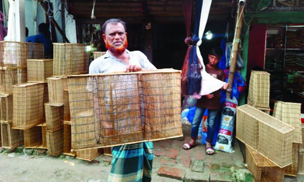 চৌগাছায় বেড়েছে মাছ ধরার যন্ত্রের চাহিদা