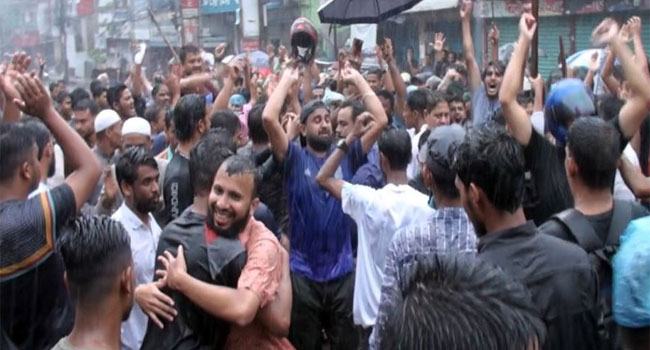 সিলেটের রাস্তায় উচ্ছ্বসিত জনতা
