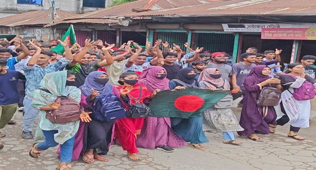 নাগরপুরে শিক্ষার্থীদের বিজয় মিছিল অনুষ্ঠিত